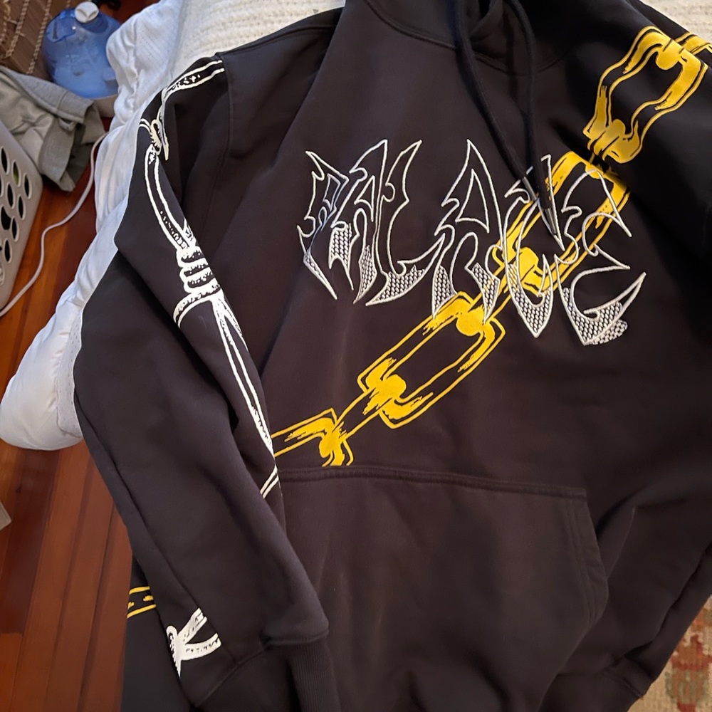 Large PALACE Hoodie